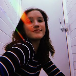 Meet your Posher, Maya